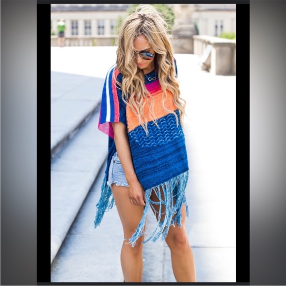 NWT Free People Sunset Fringe Poncho Beach Sweater XS/S Lightweight Oversized - Picture 15 of 16
